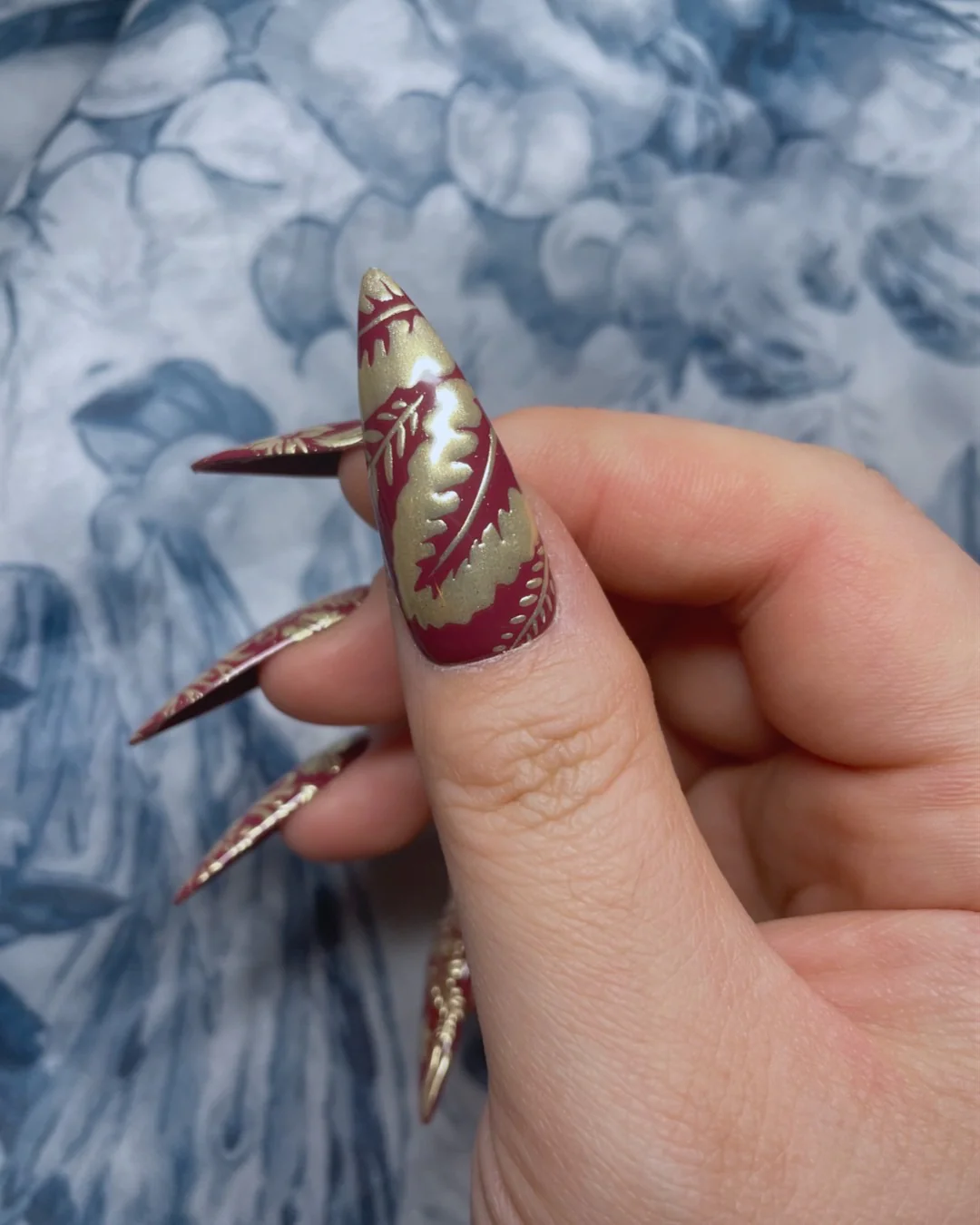 Garnet Damask - Nail Gallerys