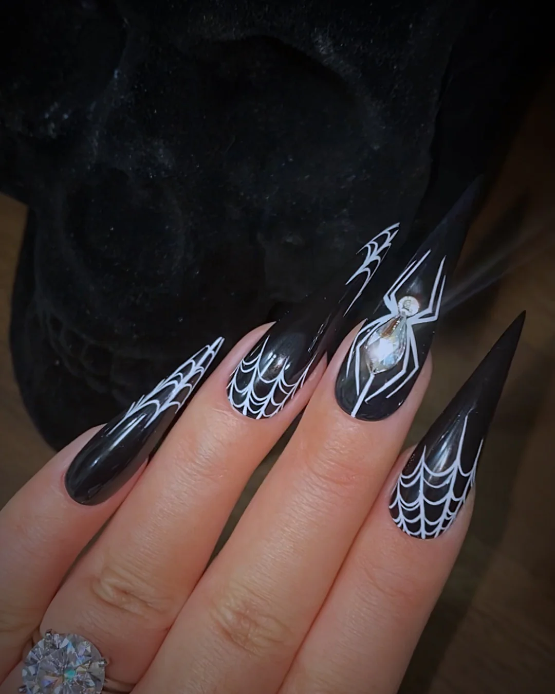 Crystal Widow - Nail Gallerys