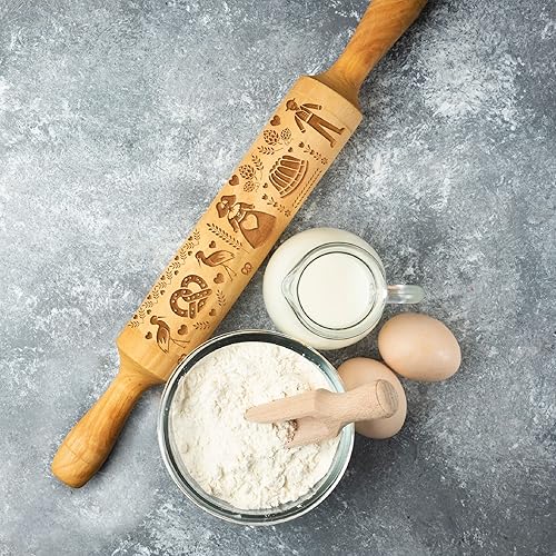 Folkroll 13281 – Rouleau à pâtisserie décoratif 2 poignées format medium, gravure motifs traditionnels Alsace – cigogne, Bretzel, Alsacienne, Alsacien, Kouglof – bois de hêtre – 370x45x45mm - Nail Gallerys