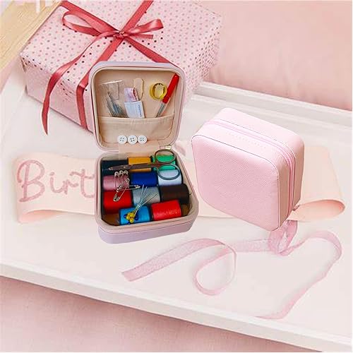 YiYFiT Kit de couture de voyage en cuir synthétique rose - Mini aiguilles à coudre - 65 pièces - Fil simple - Kit d'aiguilles à broder - Accessoires de couture de qualité supérieure pour adultes, - Nail Gallerys