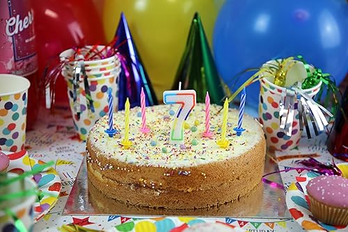 Eurowrap 26574-SC - Un Lot De 12 Bougies D'Anniversaire + 12 Porte-Bougies + Un support 'Happy Birthday'- Couleur : Argent - Bougies D'anniversaire, Anniversaire, Happy Birthday - Nail Gallerys