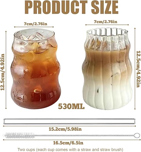 BAIFULAI Lot de 2 verres à eau nervurés de 530 ml en verre ondulé - L'un a des rayures et l'autre est lisse - Verres à café glacé avec 2 pailles et brosse à paille, verres à latte macchiato - Nail Gallerys