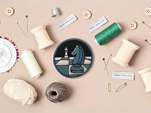 Finally Home Écusson à repasser cheval et femme d'échecs | Échiquier, écussons, écussons thermocollants, écussons - Nail Gallerys