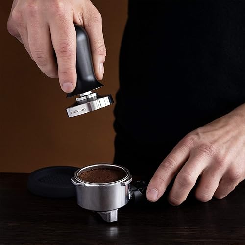 Navaris Tamper Café Expresso 51 mm - Tasseur Presse à Café en INOX avec Coussin en Silicone - Accessoire Barista Professionnel Machine Porte-Filtre - Nail Gallerys