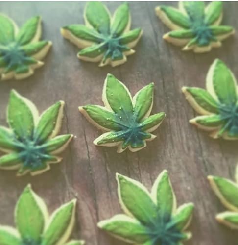 Emporte-Pièce Feuille de Cannabis - 8,9 cm par Ann Clark - Nail Gallerys