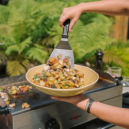 KRAMPOUZ Spatule Coudée pour Plancha ou BBQ - Lame en Acier Inoxydable 17 cm x 12,5 cm - Longueur Totale Spatule 30,5 cm - Réf ASC2 - Nail Gallerys
