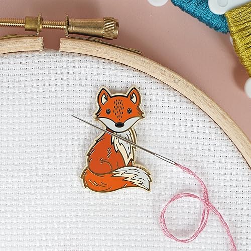 Caterpillar Cross Stitch Porte-aiguilles magnétique Fox pour point de croix, couture, broderie et accessoires de couture, émail - Nail Gallerys