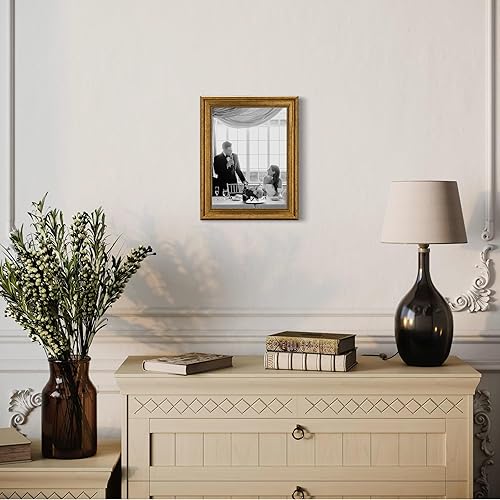 CABBEL Cadre photo 30 x 40 cm, doré, style baroque, vintage, pour posters, photos et certificats, avec verre acrylique incassable, décoratif et élégant, parfait pour le salon, le bureau ou la galerie - Nail Gallerys