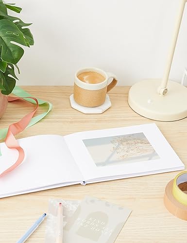 Club Green Livre d'or Blanc dans Une boîte en PVC 245 x 170 cm, Carte 25 x 17,5 x 2 cm - Nail Gallerys