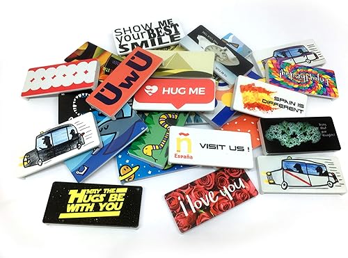 Le presse-tube Hug Me® pour dentifrice, crème et colle vous permettra de bien profiter de tout le contenu de vos tubes. Kit de 1 unité. Modèle au hasard parmi 120 modèles variés créés par 12 artistes - Nail Gallerys