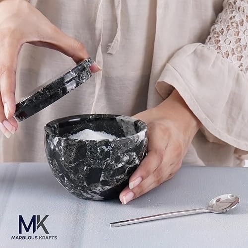 MARBLOUS KRAFTS Salière en marbre avec couvercle et cuillère - 10,2 x 7,6 cm - Blanc - Fait main - Pour café, sucre et sel - Pour comptoir, assaisonnement - Maison et cuisine - Nail Gallerys