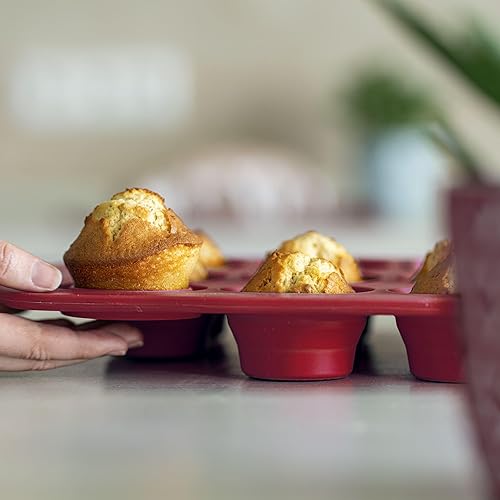 coox Moule à muffins, rouge foncé, peu encombrant, avec moules pliables, en silicone, sans BPA, convient pour 12 muffins - Nail Gallerys
