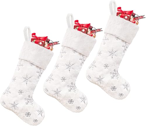 Duosheng & Elegant Lot de 3 chaussettes de Noël à suspendre en fausse fourrure, parfaite décoration de fêtes familiales, personnalisable avec un nom écrit en grand, blanc - Nail Gallerys