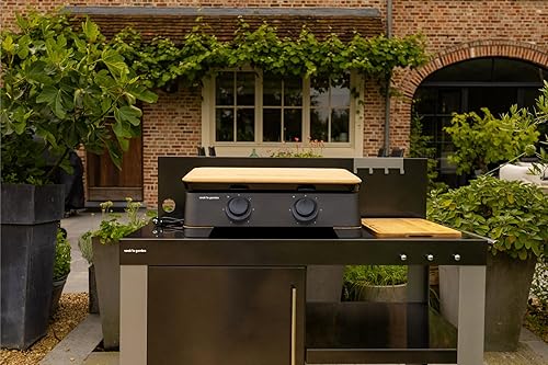 Cook'in Garden - Plancha Gaz - DUNE 60 ELEC - Plaque en Fonte Emaillée - Récupérateur de Graisse Amovible - Couvercle en Bambou - 2500 W - Résistance en Inox - Idéal 10 personnes - Nail Gallerys