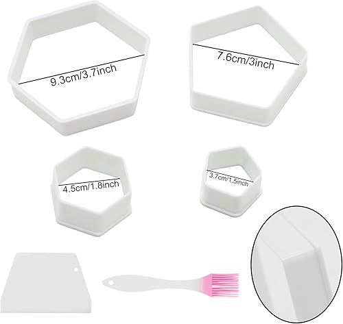 Lot de 4 emporte-pièces en plastique avec motif football, pour bricolage, artisanat, fondant, gâteau, dessert, avec 1 pinceau à huile et 1 grattoir - Nail Gallerys