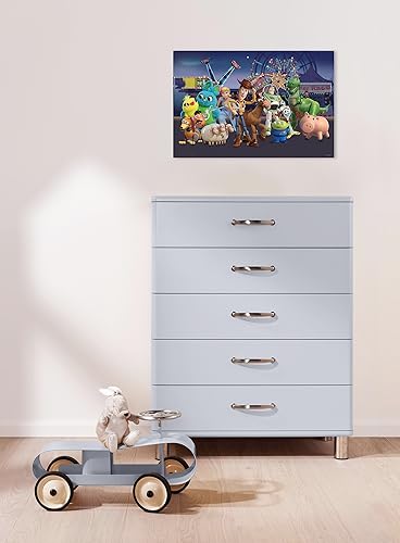 Komar Komar Image sur châssis – Toy Story the Greatest Team, Dimensions : 40 x 60 cm – Image murale pour chambre d'enfant, multicolore - Nail Gallerys