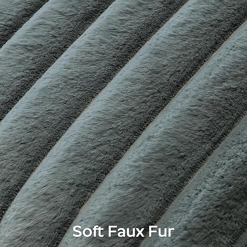 Sungeek Lot de 1 housse de coussin décorative en fausse fourrure de lapin douce et confortable à rayures pour canapé, chambre à coucher, 40 x 60 cm, blanc crème - Nail Gallerys