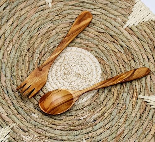 DAGDEG Lot de 2 couverts en bois d'olivier - 20 cm - Couverts de table méditerranéens en bois d'olivier - Couverts de table - Cuillère - Fourchette - Fabriqué à la main - Nail Gallerys