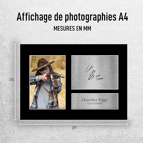HWC Trading FR A4 Chandler Riggs Walking Dead Carl Grimes Cadeaux Imprimé Signé Autographe Photo pour les fans d’émissions de télévision - A4 Encadré - Nail Gallerys
