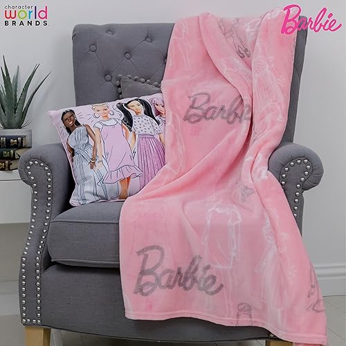 Barbie Couverture Polaire sous Licence Officielle | Pose Tendance Rose | Motif Figurines | Couette Chaude Super Douce au Toucher | Parfaite pour la Maison, la Chambre, Les Voyages, Les soirées Pyjama - Nail Gallerys