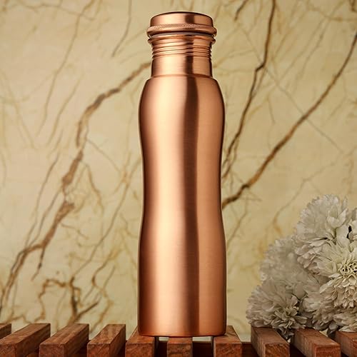 Bouteille d'eau en cuivre pur de forme incurvée pour bienfaits ayurvédiques sans joints et anti-fuite (cuivre, 750 ml) - Nail Gallerys