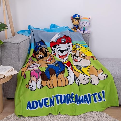 Herding Couverture Polaire Pat' Patrouille, 130 x 170 cm, Couverture douillette décorative pour enfants avec motif coloré, moelleuse, 100% polyester - Nail Gallerys