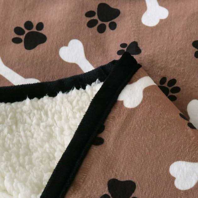 HappyCare Textiles Advanced Pets Waterproof Cat & Dog Blanket - Nail Gallerys