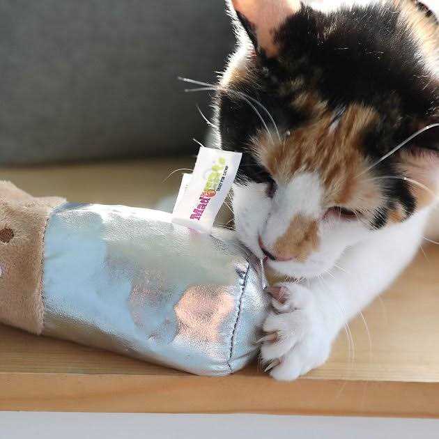 Mad Cat Big Purrito Kicker Cat Toy - Nail Gallerys