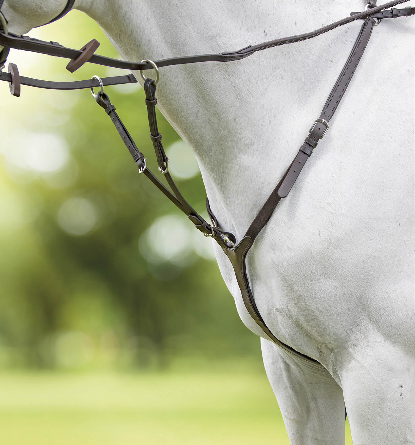 Velociti Rapida Breastplate - Nail Gallerys