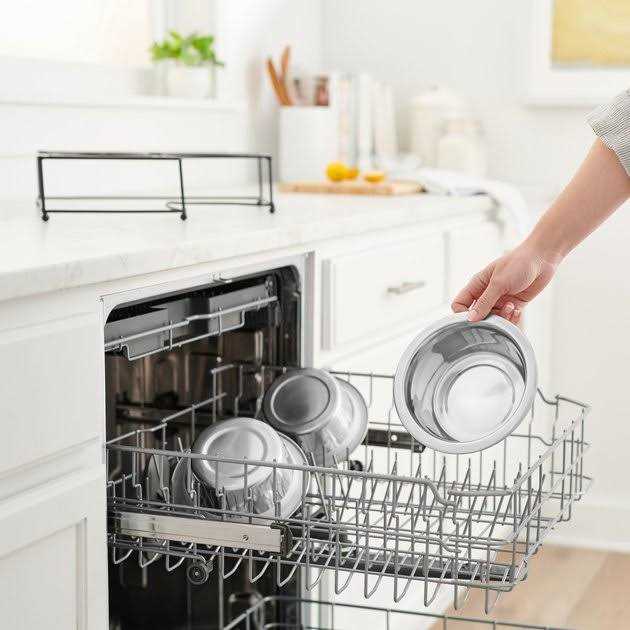 Frisco Curved Triple Feeder Stainless Steel Dog & Cat Bowl - Nail Gallerys