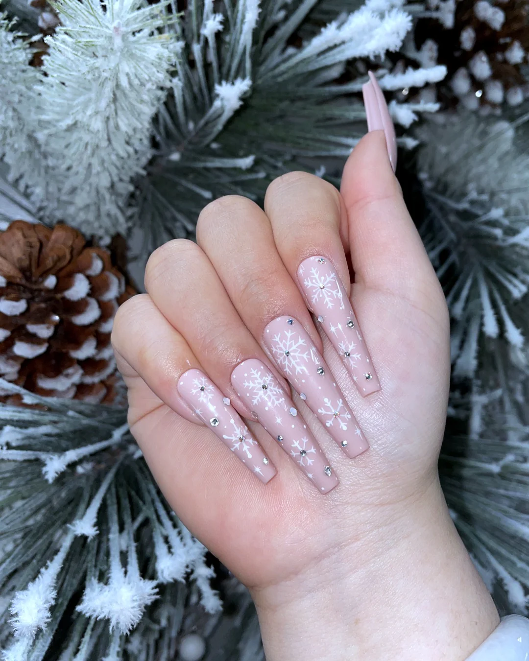 Glowing Snowfall - Nail Gallerys