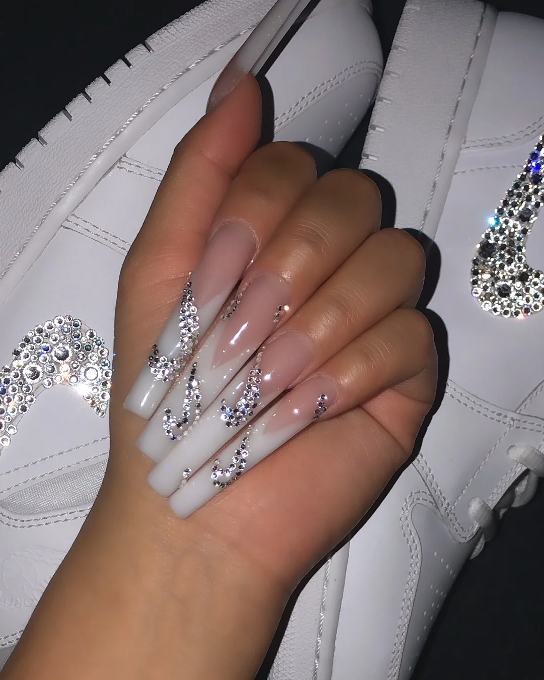 Jeweled Swoosh - Nail Gallerys