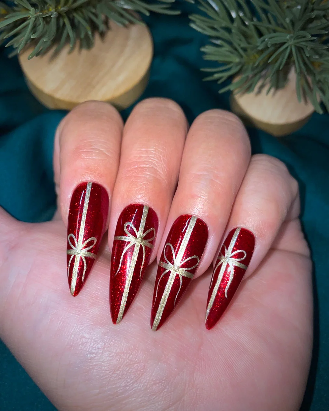 Under the Tree - Nail Gallerys