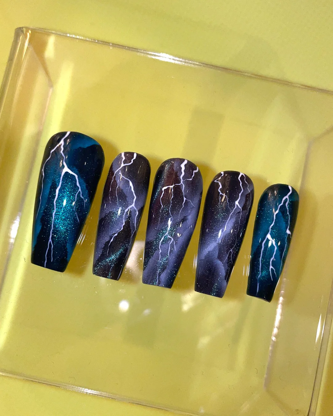 Stormy - Nail Gallerys