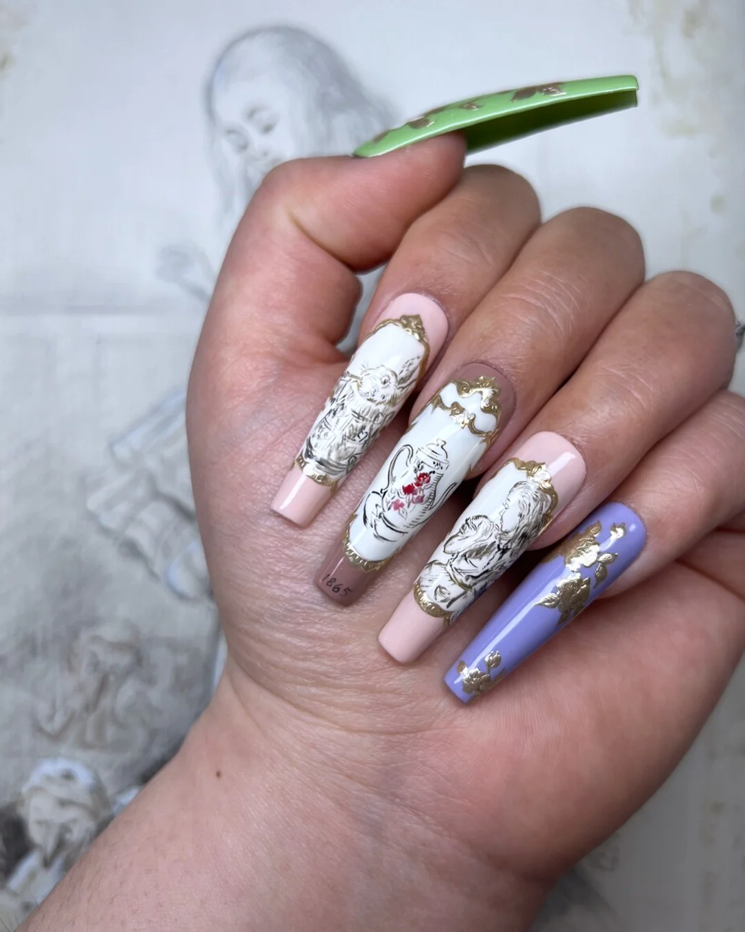 Vintage Alice II - Nail Gallerys