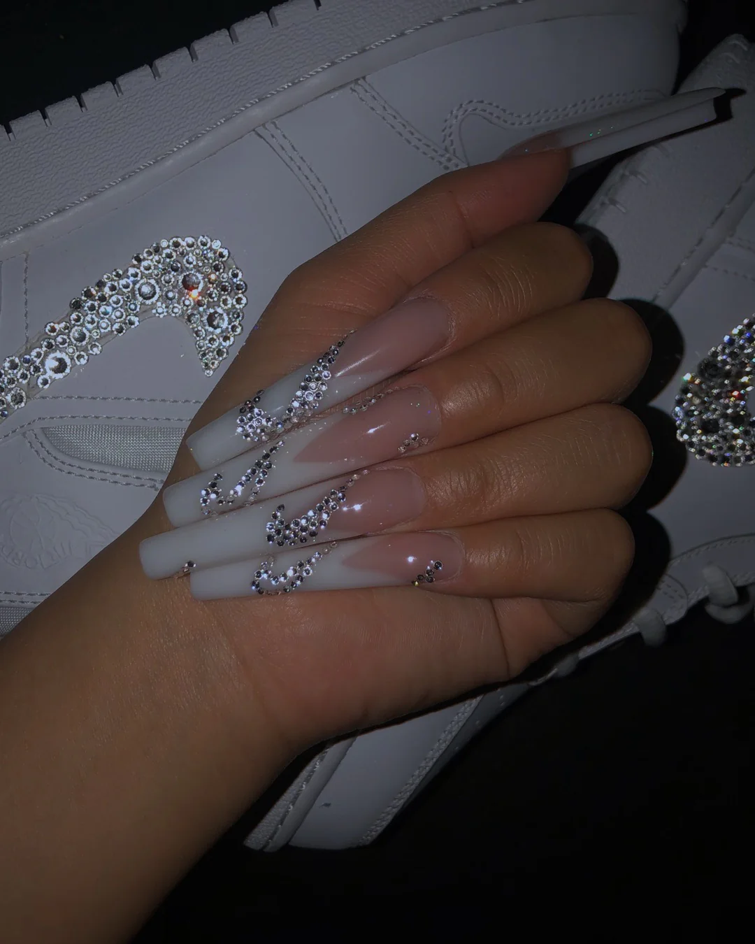 Jeweled Swoosh - Nail Gallerys
