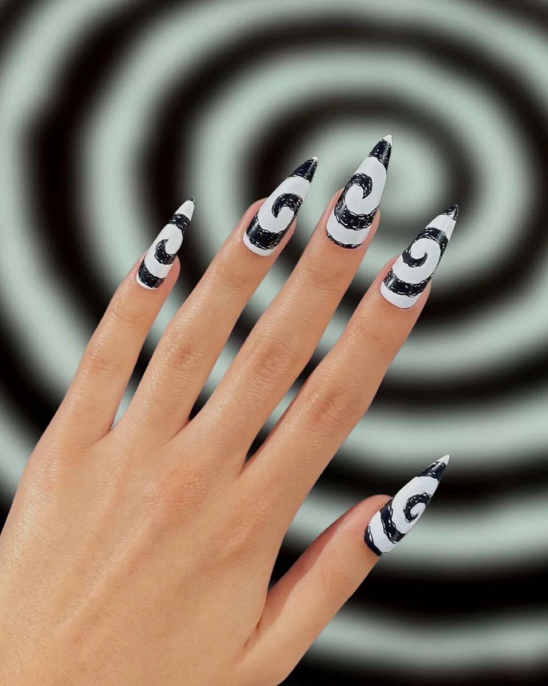 Burtonesque - Nail Gallerys