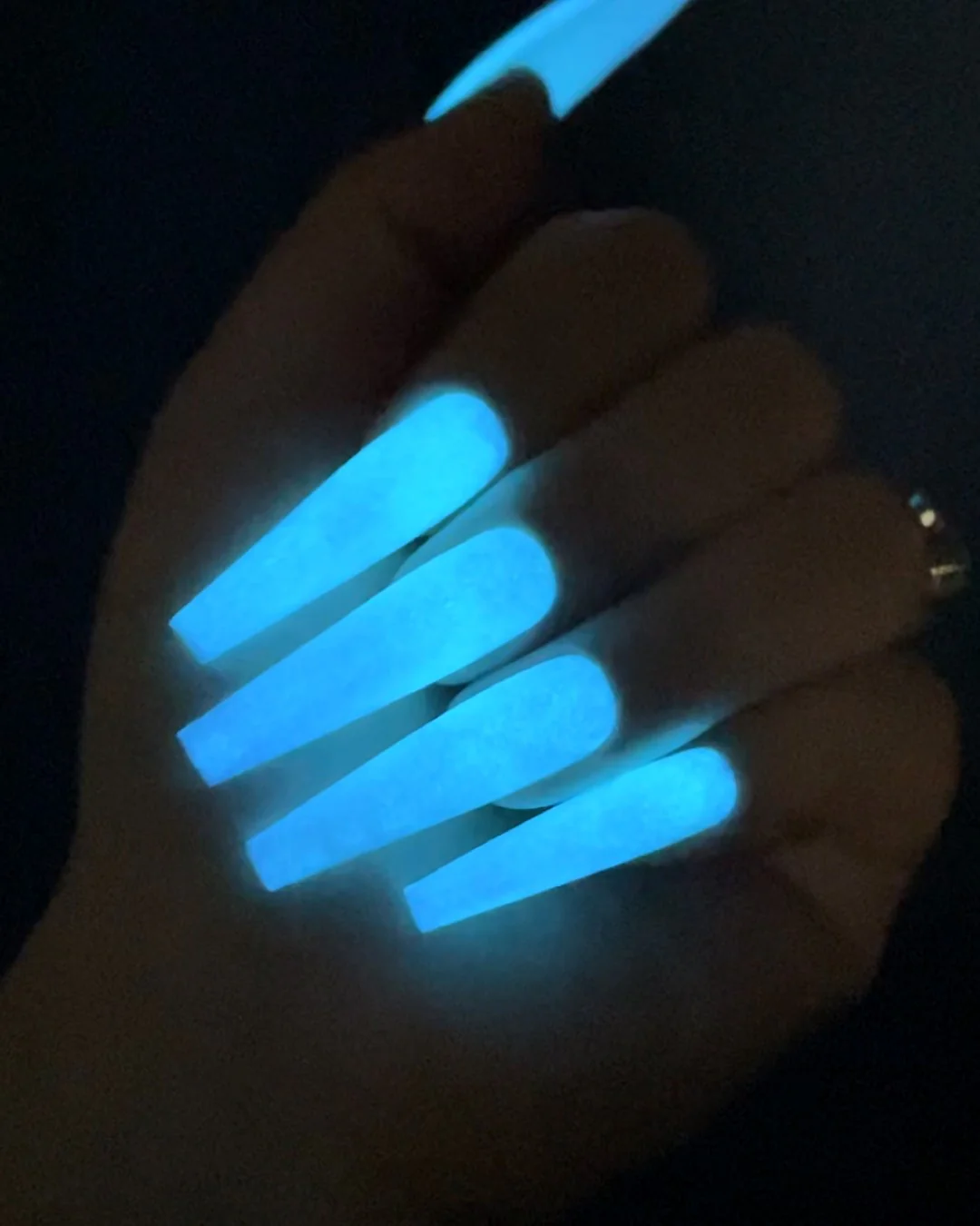 Cyber Glow - Nail Gallerys