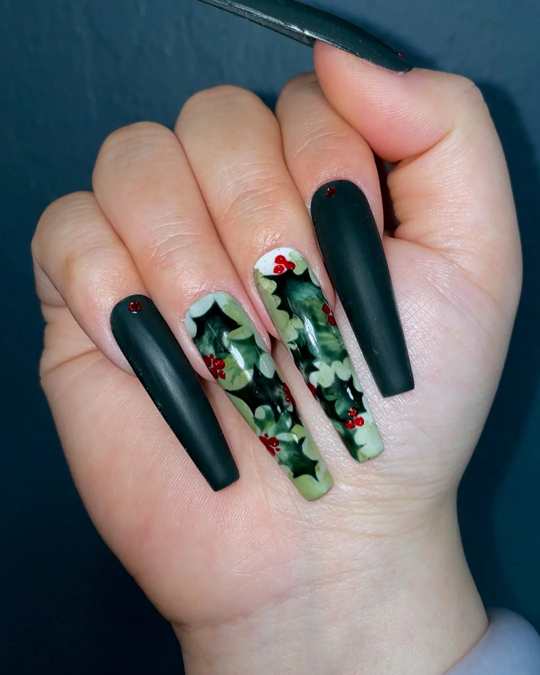 Deck the Halls - Nail Gallerys