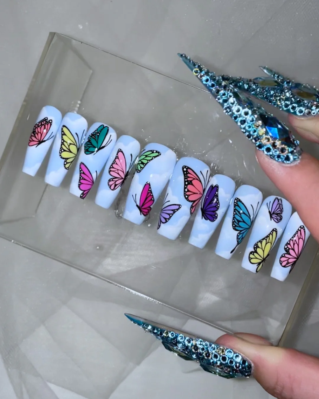 Flutter Rainbows - Nail Gallerys