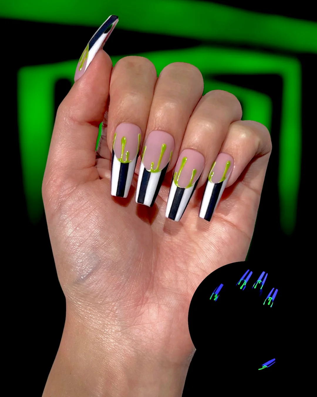 Betelgeuse Frenchies - Nail Gallerys