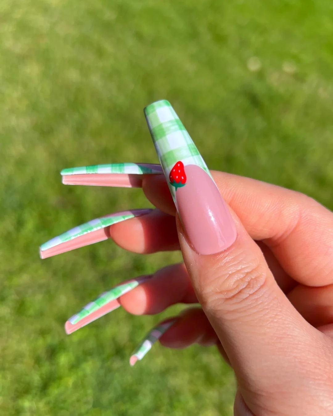 Picnic Blanket II - Nail Gallerys