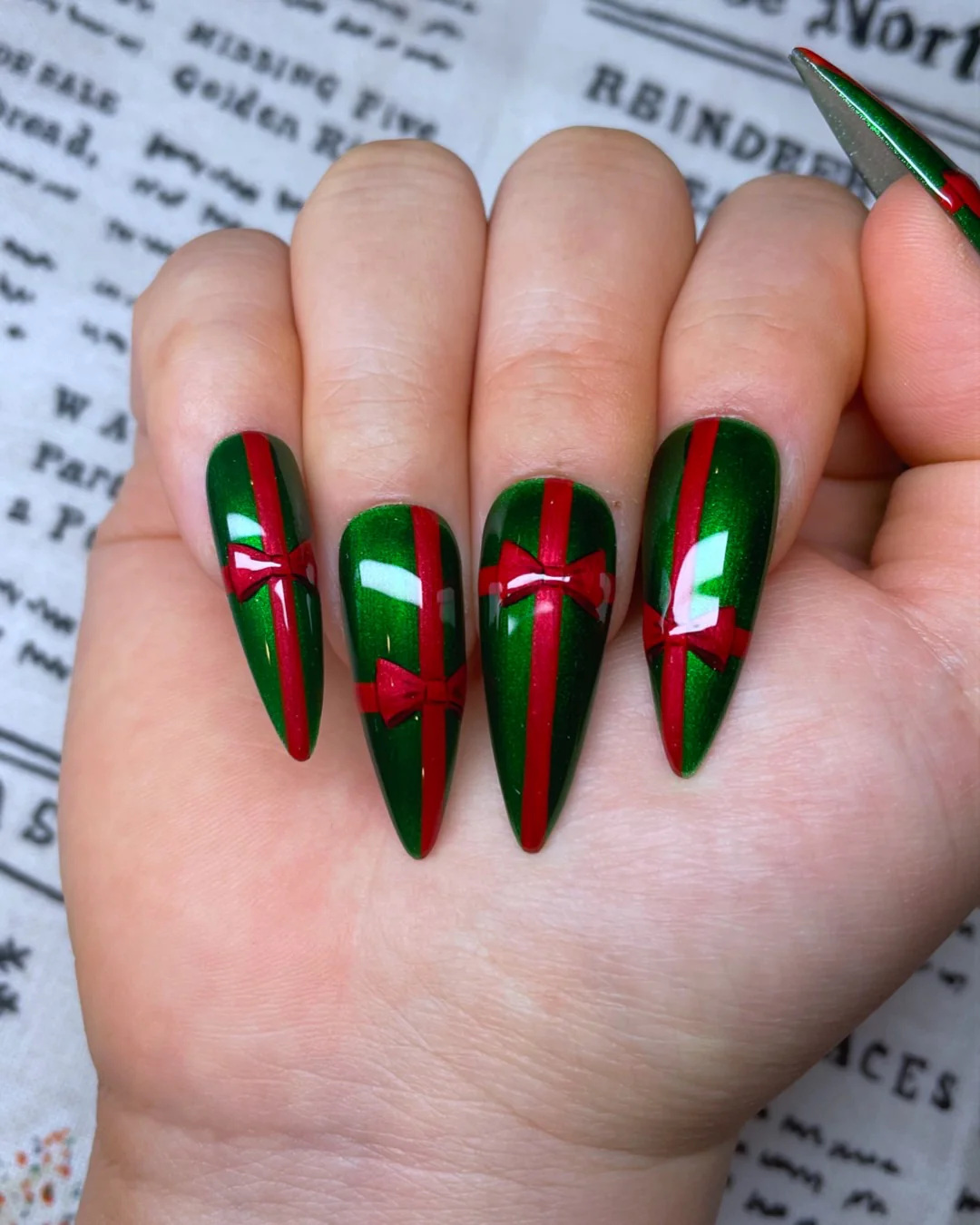 Under the Tree: Classic - Nail Gallerys