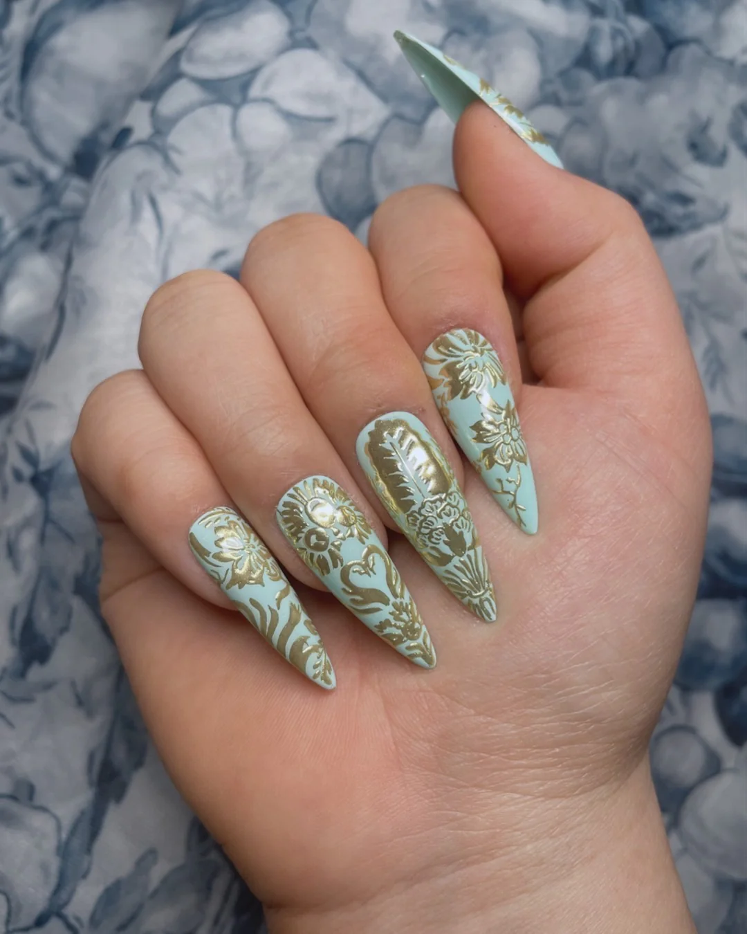 Spearmint Damask - Nail Gallerys