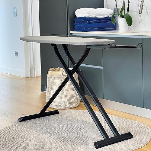 Table à repasser ultra légère pliable LICHT en aluminium 125x40 H92cm avec repose fer et repose centrale vapeur et roulette - Nail Gallerys