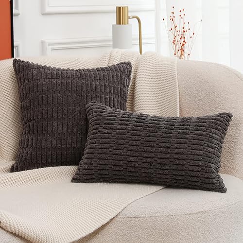 Mandioo Lot de 2 Housses de Coussin décoratifs bohème en Vert Sauge 45x45 cm Taie d'oreiller en Côtelé Rayé Super Douces pour la Décoration de la Maison Canapé lit et Salon - Nail Gallerys