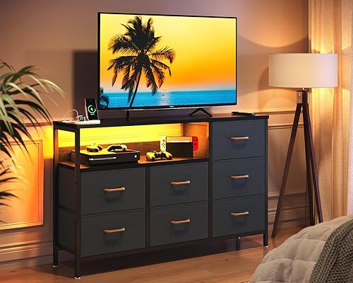 Coleshome Commode Chambre, avec LED Changeant de Couleur et 2 Prises USB & 2 Prises AC Ports, Commode avec 7 Tiroirs en Tissu pour Chambre à Coucher, Salon, 132 * 30 * 89cm, Couleur Rétro - Nail Gallerys