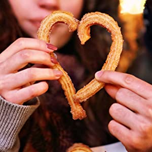 La machine à churro sans huile est livrée avec un livre électronique de recettes