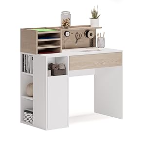 Bureau de bricolage.