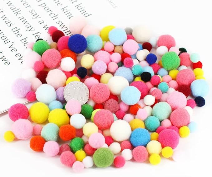 Petits pompons boules en peluche pour enfants - Nail Gallerys